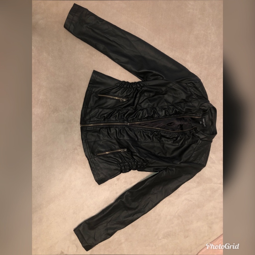 🦋Black faux leather jacket🦋